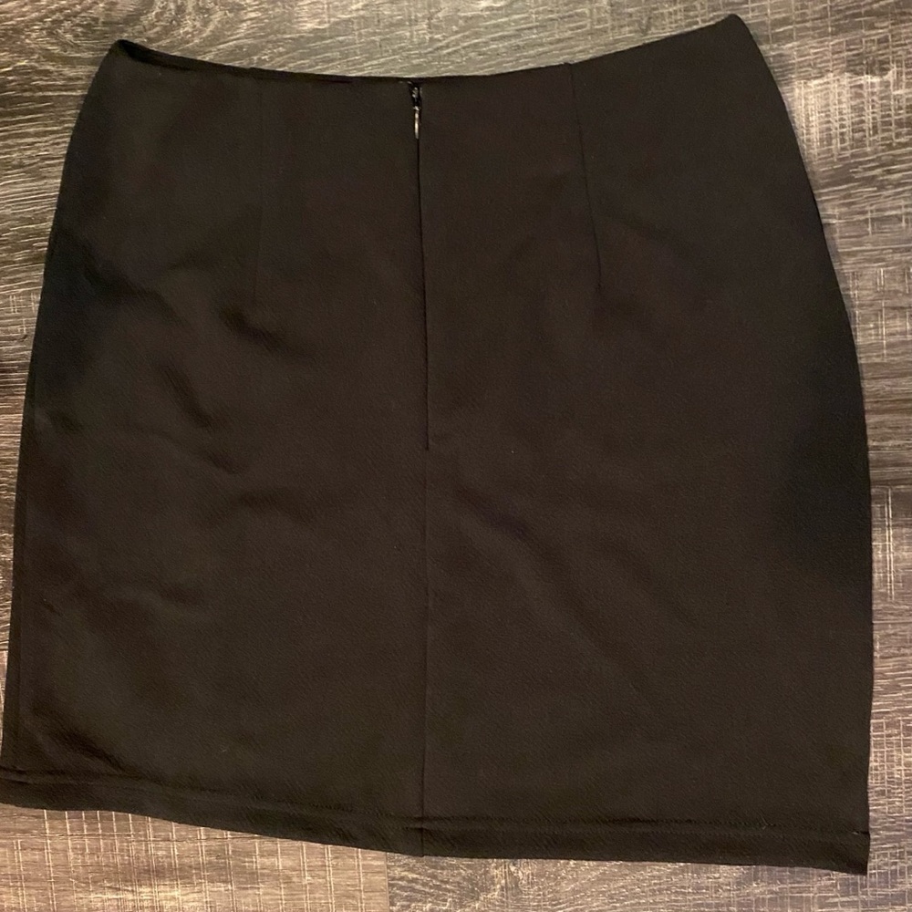 🛍2/$20: SHEIN Black Slit Mini-Skirt - Picture 4 of 6